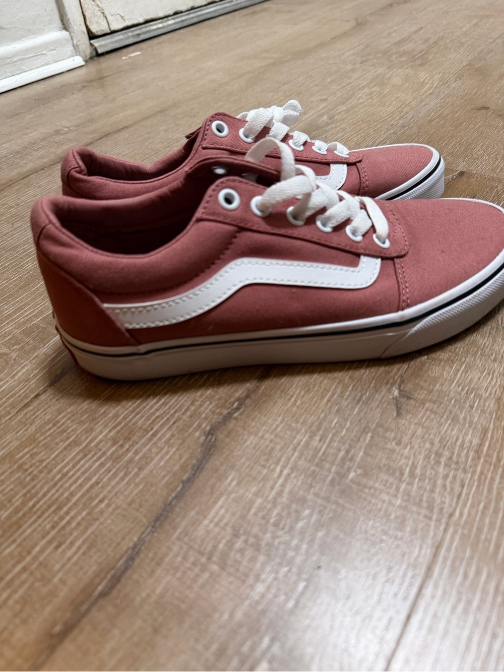 Vans Low-Top Sneakers in Dusty Rose with White Accents